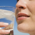 A importância da hidratação no pós-carnaval: beba muita água!